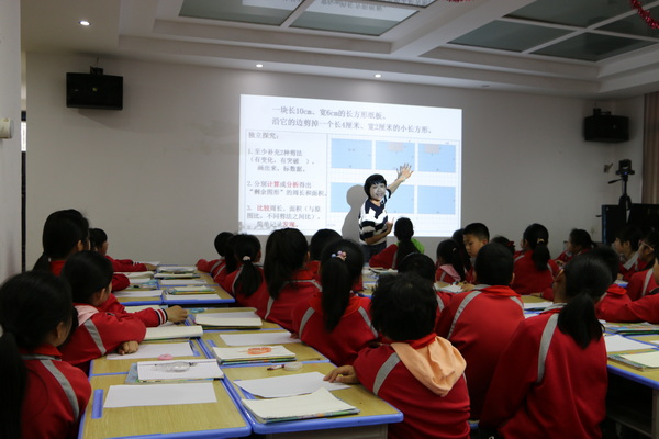 北京七一小学校服图片