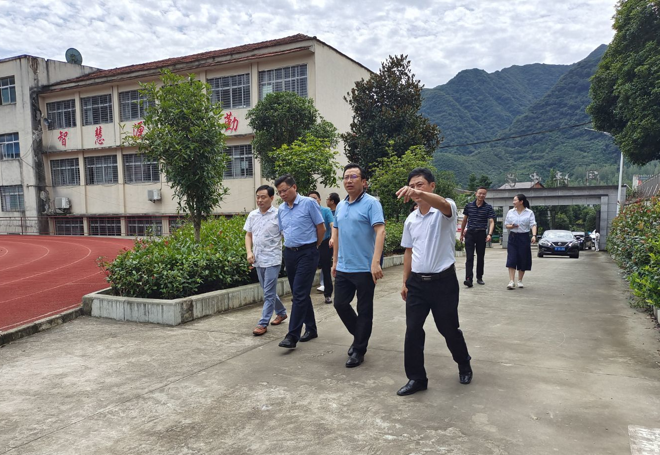 县领导到李庙镇调研教育资源整合工作_云上南漳