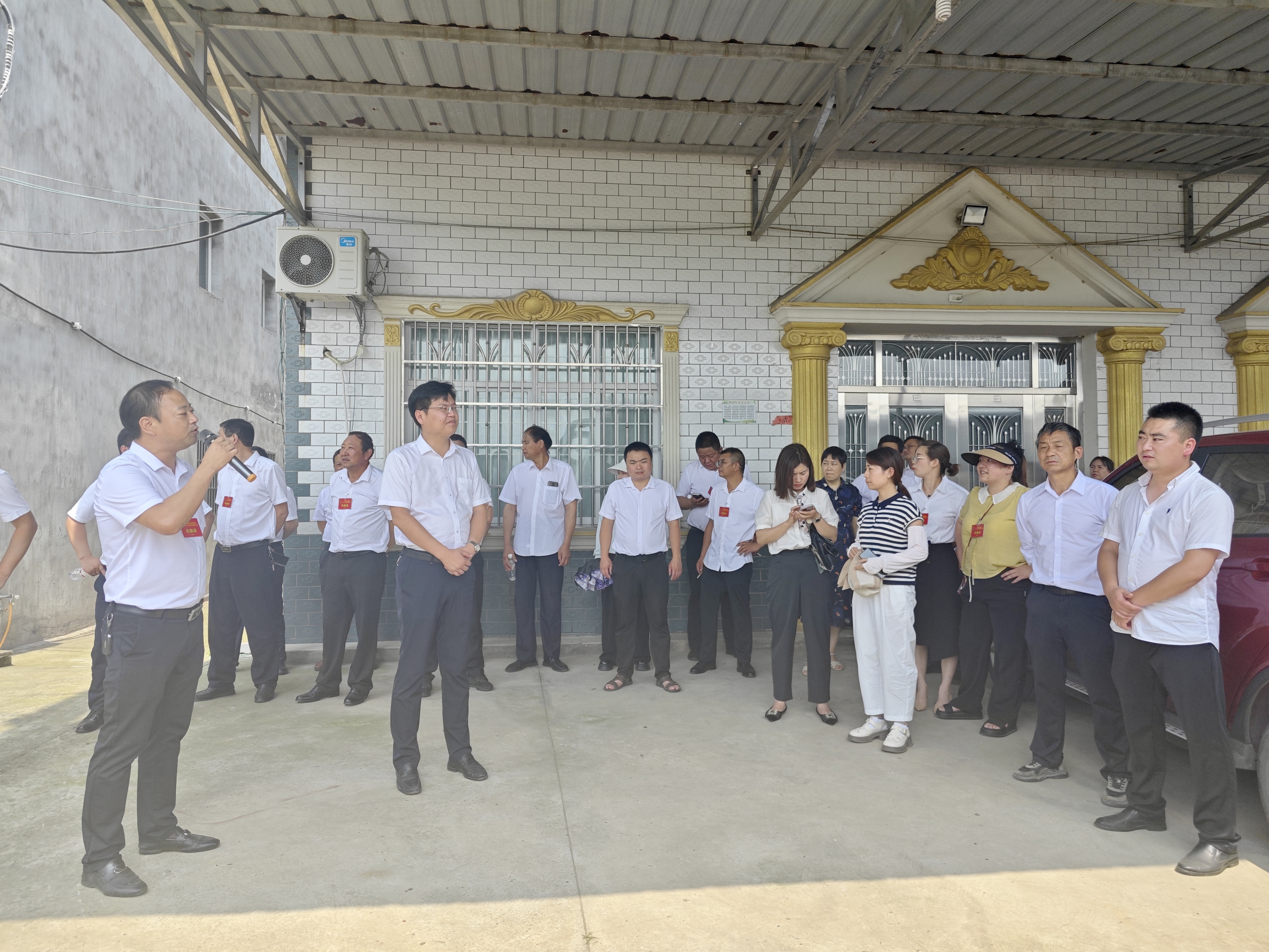 鸦鹊岭:观摩拉练促提升 全域环境提质效