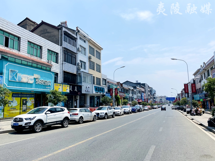 鸦鹊岭擦亮小城镇扮靓乡村底色