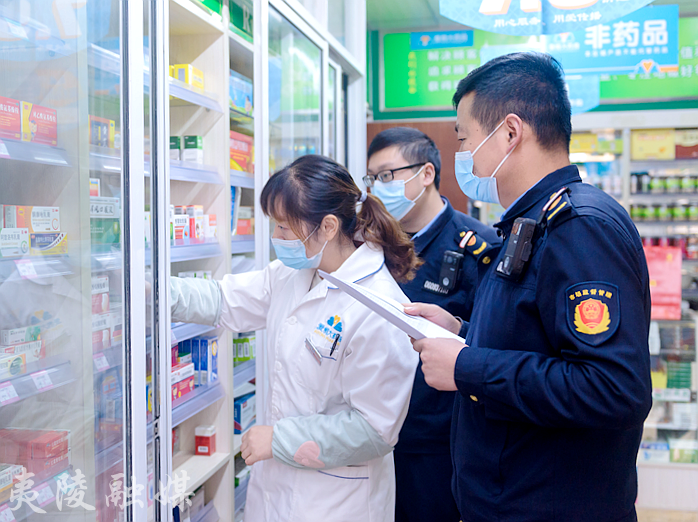 下堡坪市场监管所开展药品抽检工作
